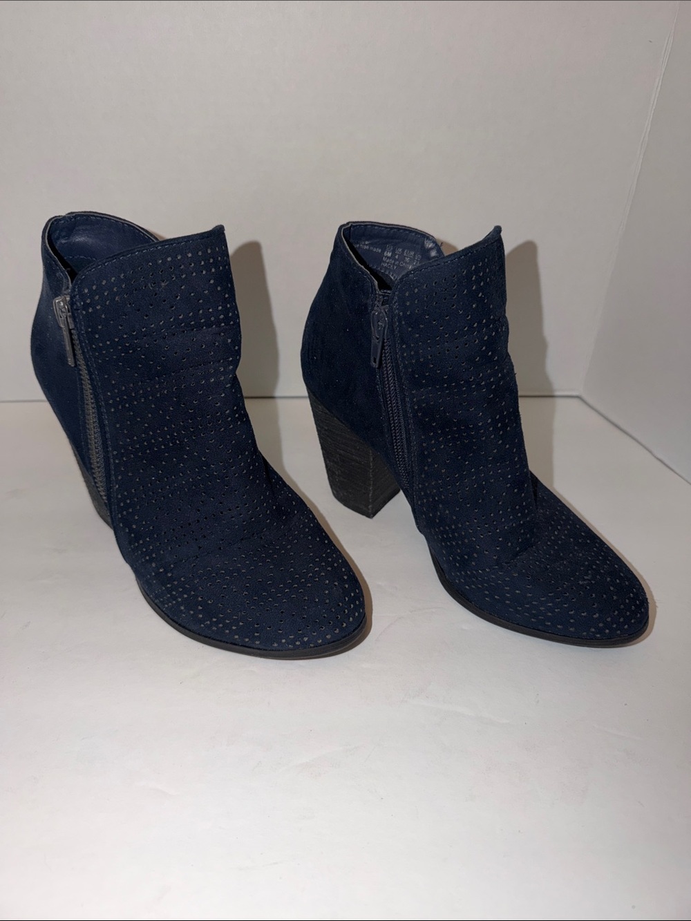 Carlos Santana’s Women's Navy Suede-like Perforated Ankle Boot-Sz 6